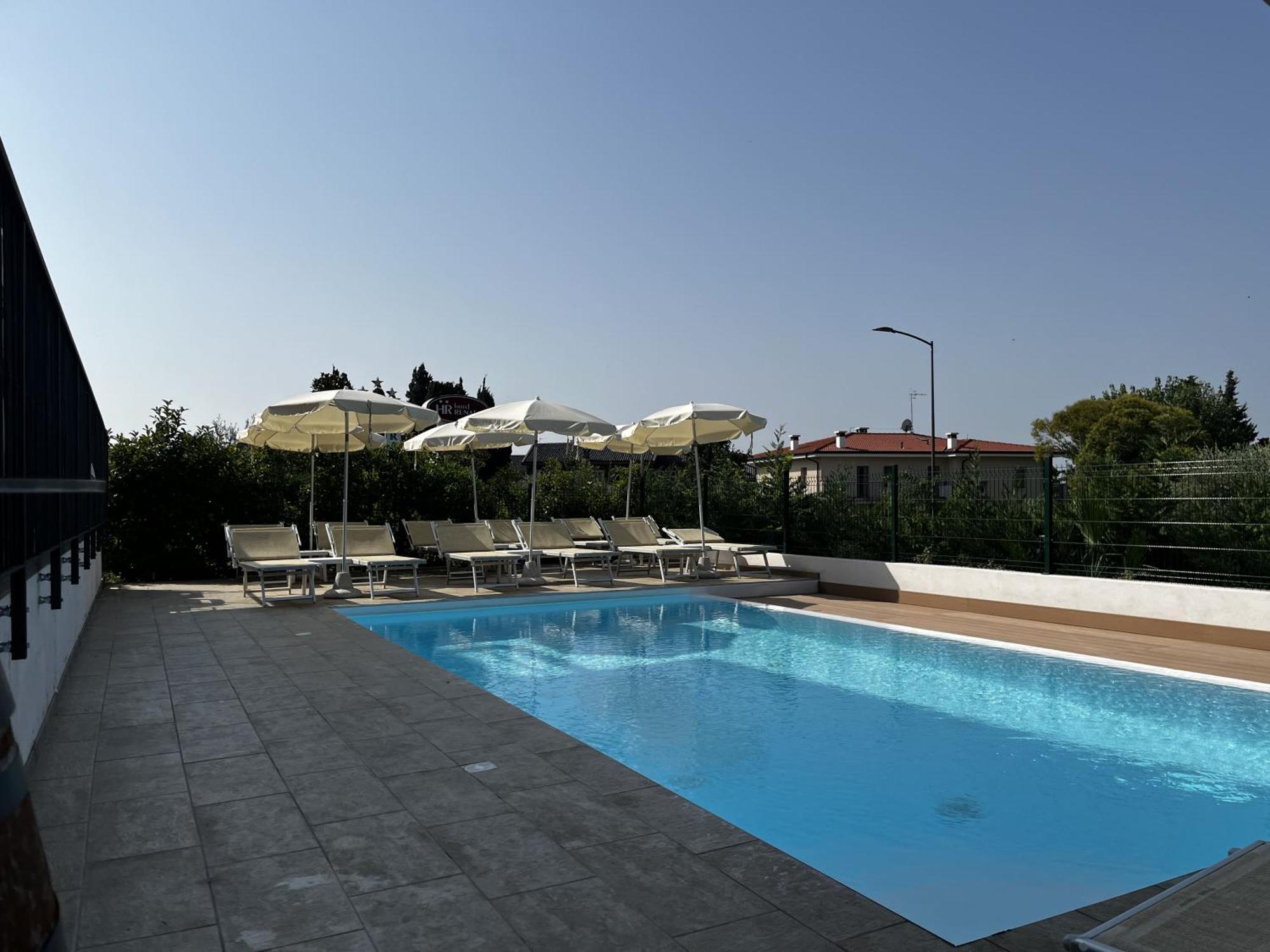 Hotel Renata 2*